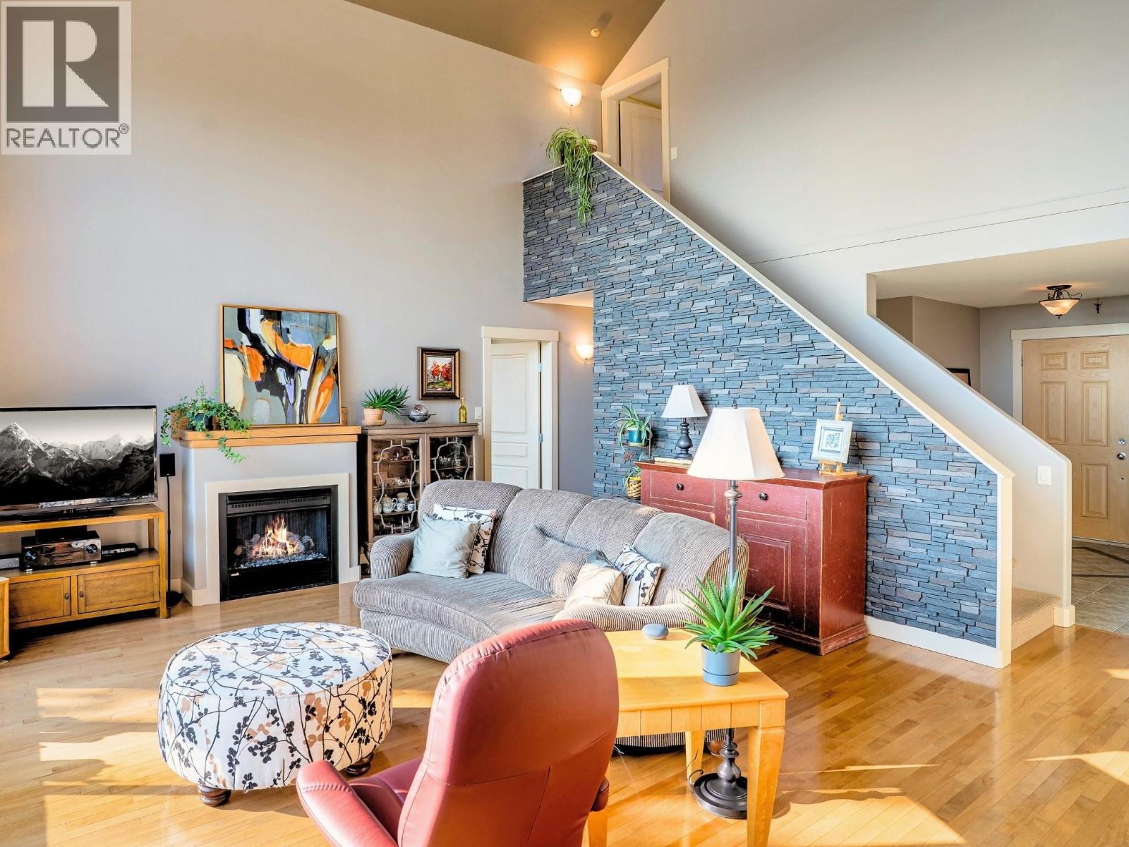 8130 Jackpine Road, Vernon, BC - Indoor With Fireplace