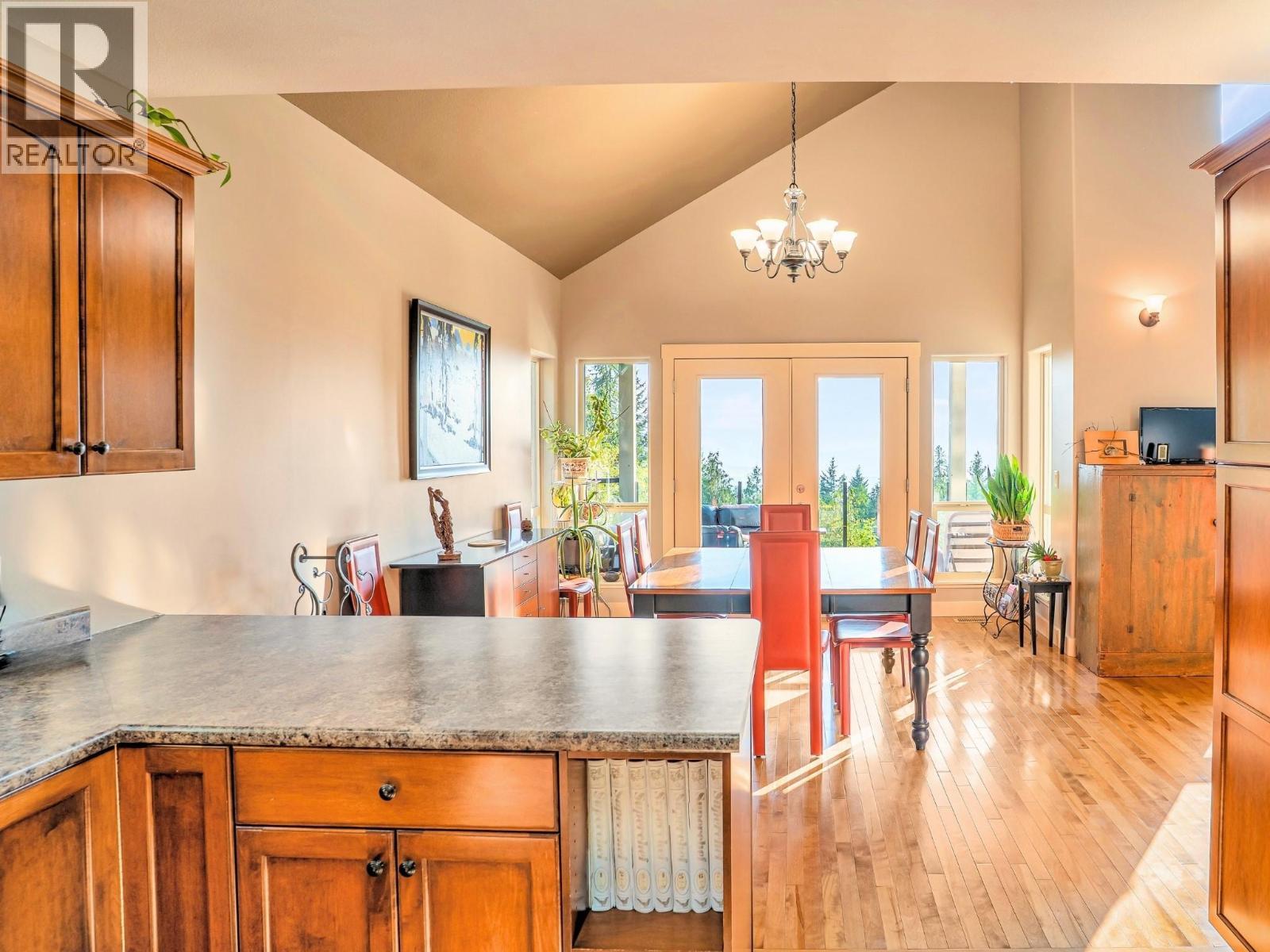 8130 Jackpine Road, Vernon, BC - Indoor