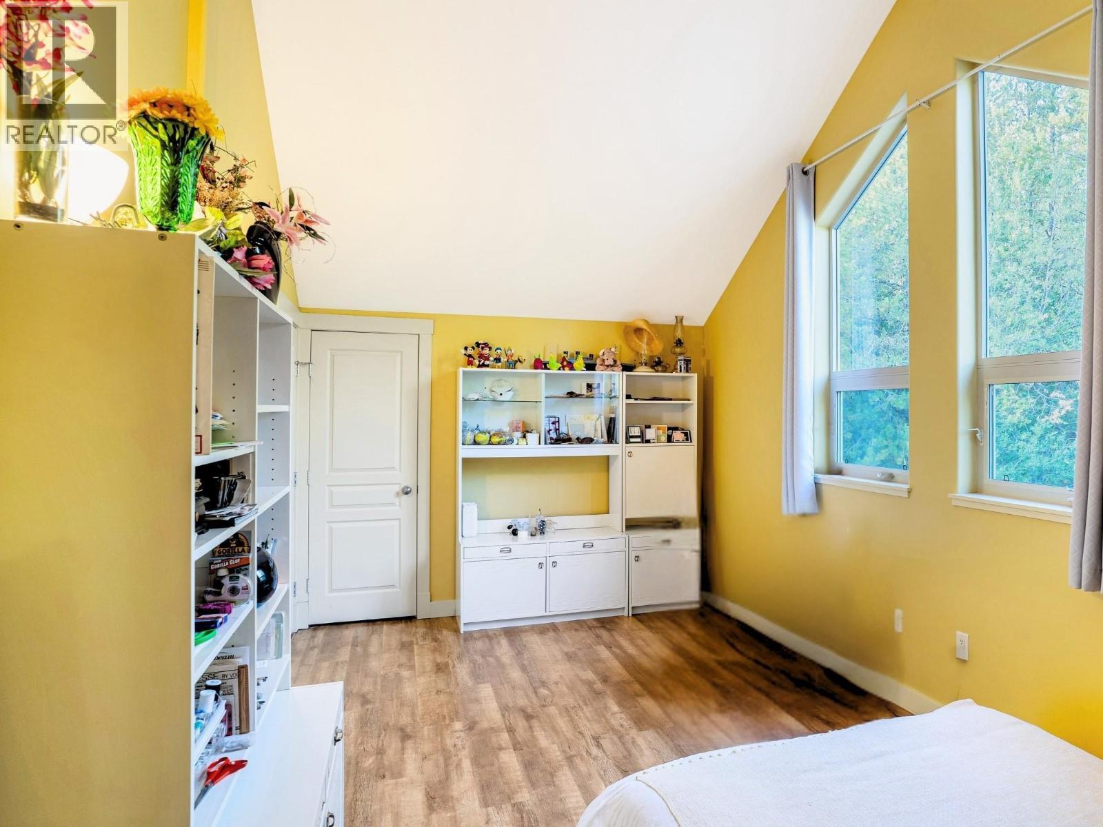 8130 Jackpine Road, Vernon, BC - Indoor Photo Showing Other Room