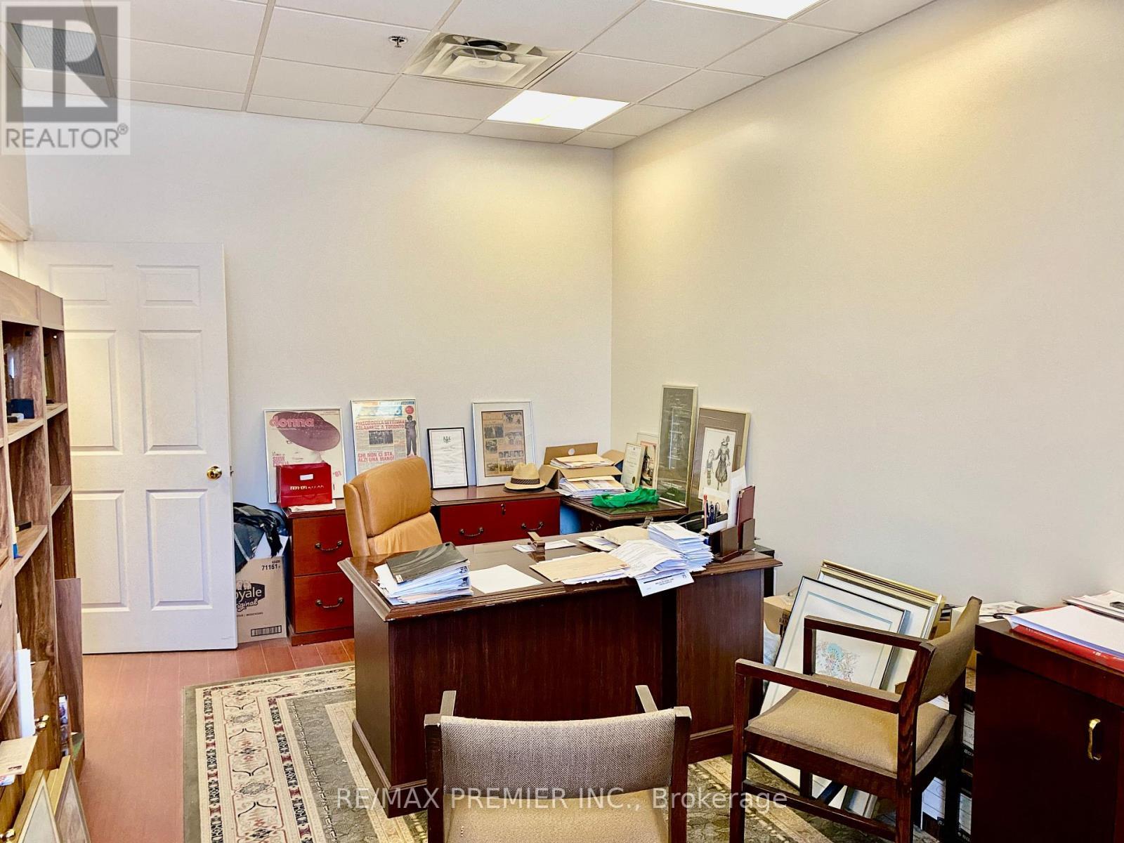 Au 8 & 9 - 140 Woodbridge Avenue, Vaughan, ON