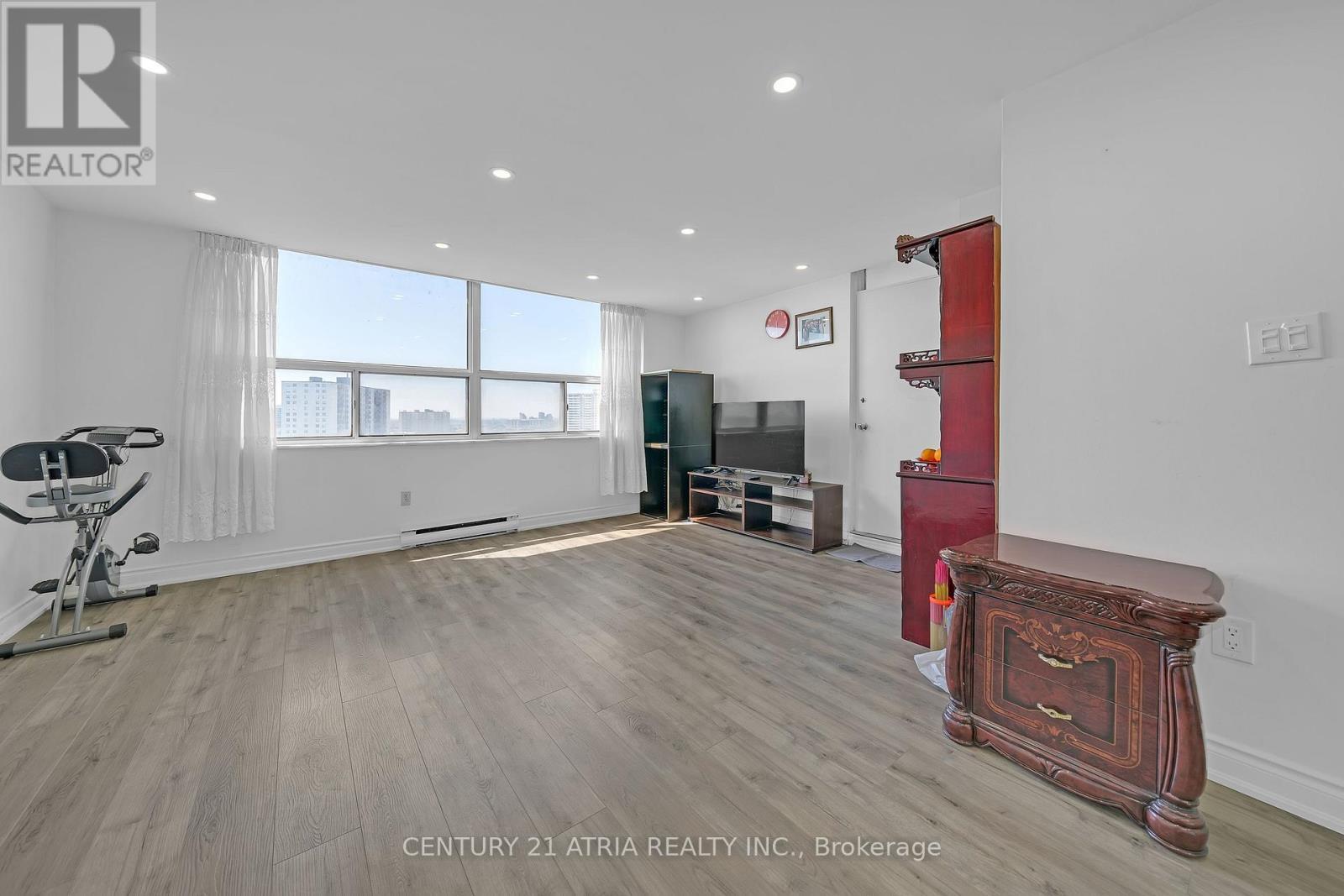 1102 - 10 Tobermory Drive, Toronto, ON - Indoor