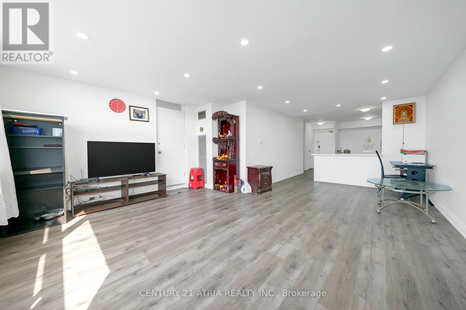 1102 - 10 Tobermory Drive, Toronto, ON - Indoor