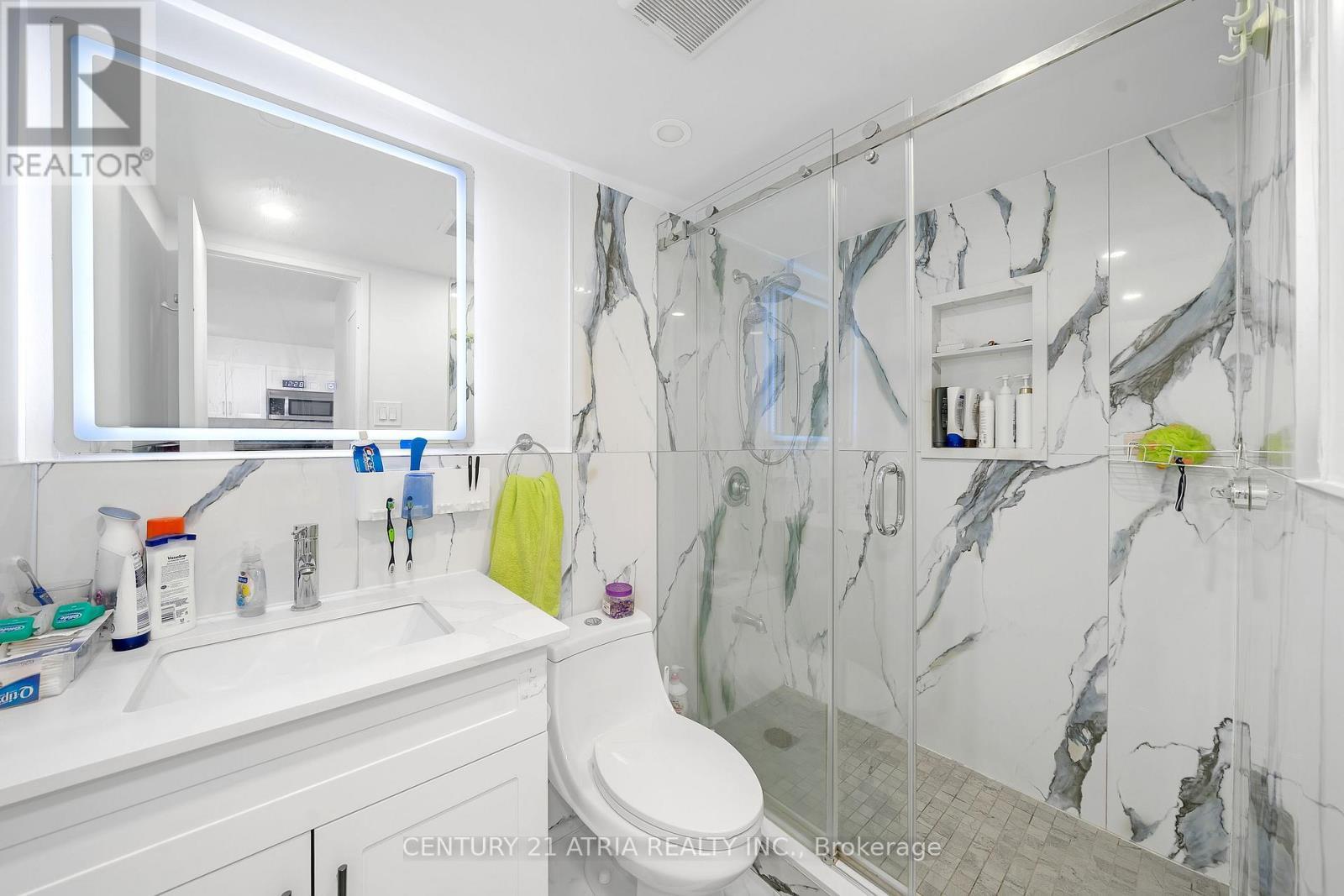 1102 - 10 Tobermory Drive, Toronto, ON - Indoor Photo Showing Bathroom