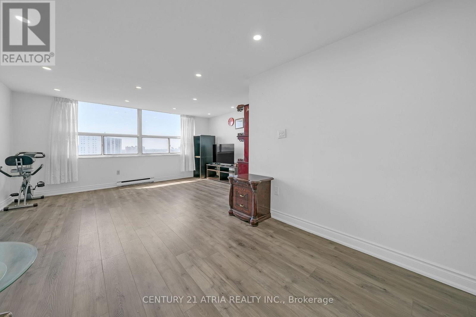 1102 - 10 Tobermory Drive, Toronto, ON - Indoor