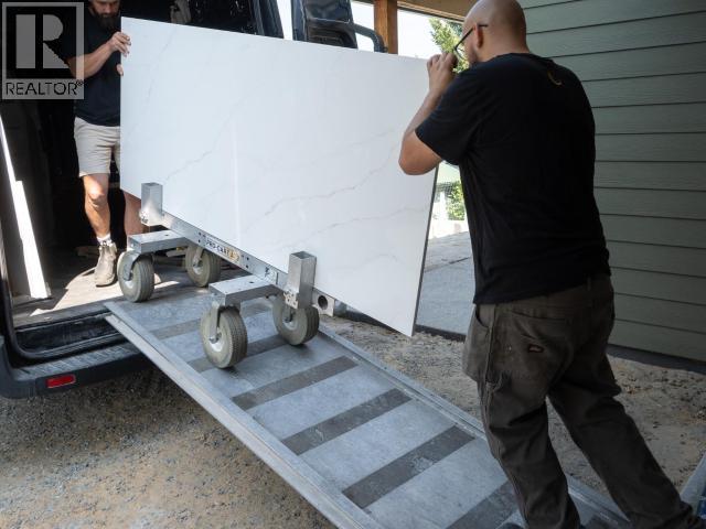 B-4573 Marine Ave, Powell River, BC