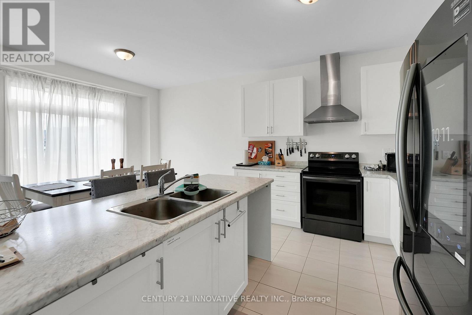 1450 Sharon Drive, Fort Erie, ON - Indoor Photo Showing Kitchen With Double Sink