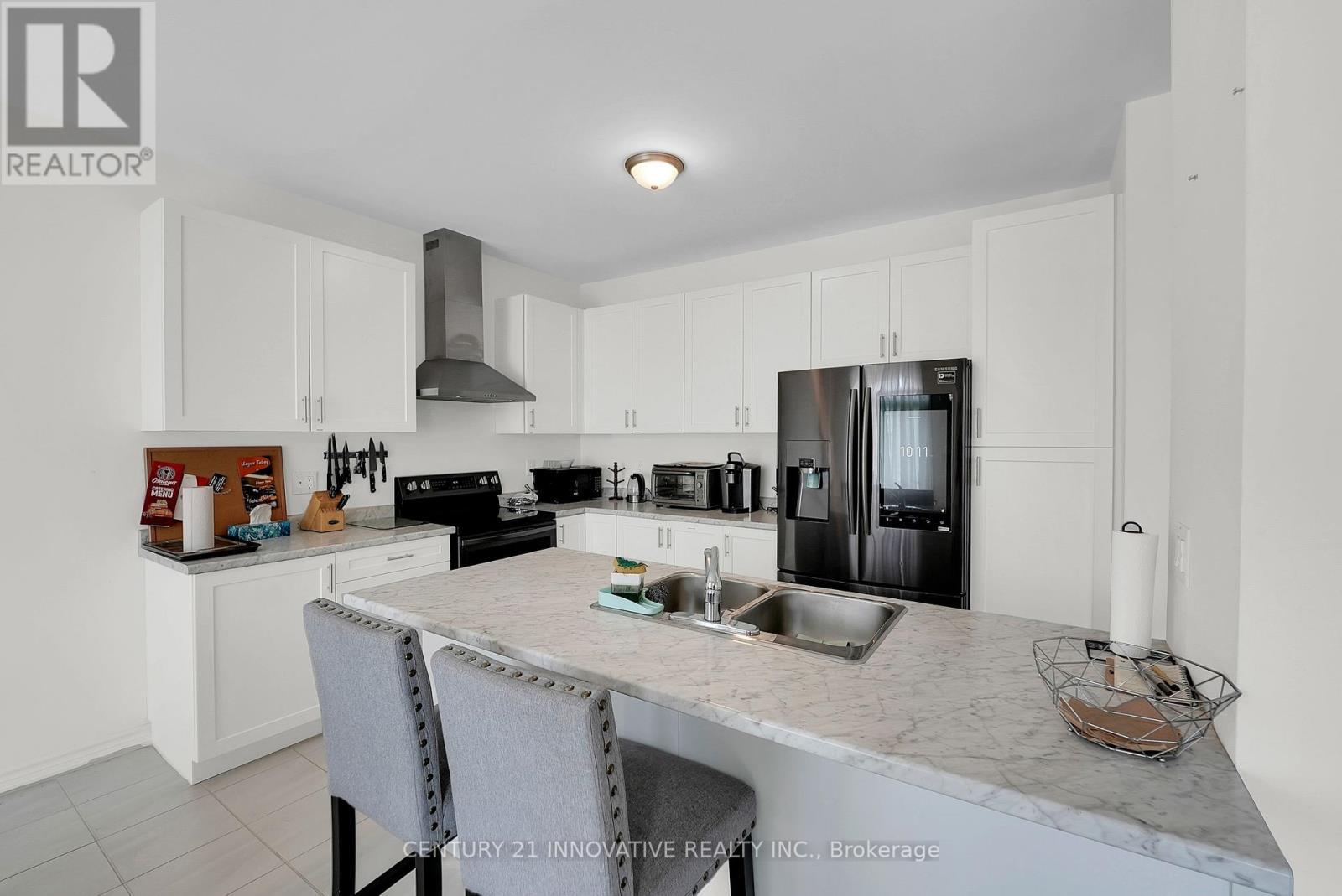 1450 Sharon Drive, Fort Erie, ON - Indoor Photo Showing Kitchen With Double Sink