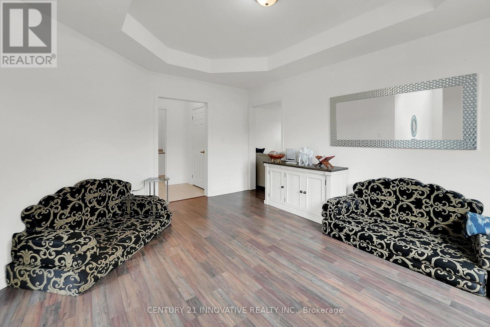 1450 Sharon Drive, Fort Erie, ON - Indoor Photo Showing Bedroom