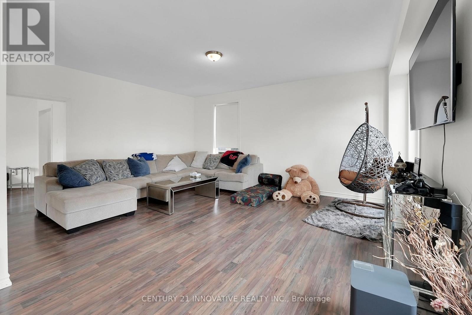 1450 Sharon Drive, Fort Erie, ON - Indoor Photo Showing Living Room