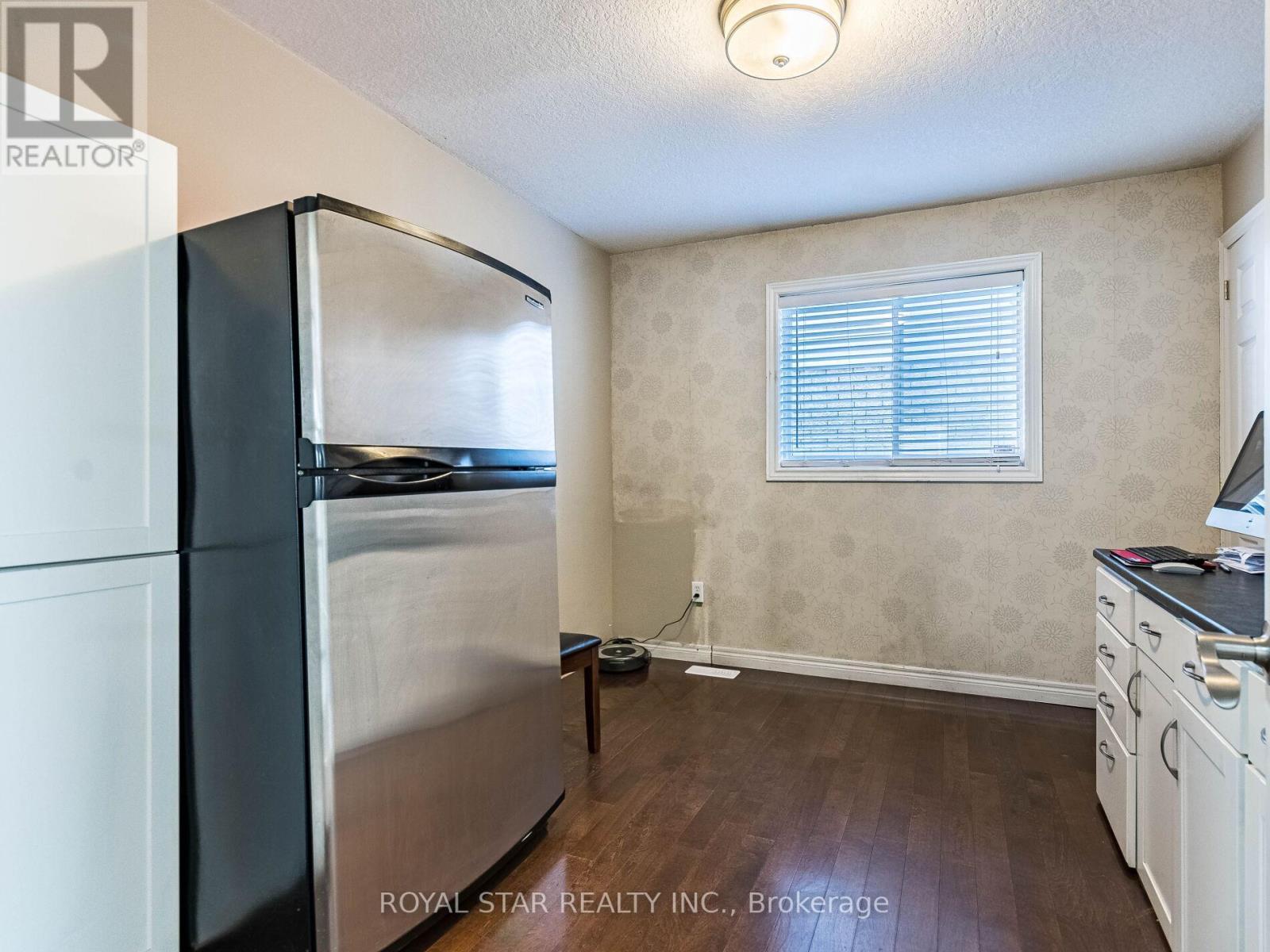 63 Green Bank Drive, Cambridge, ON - Indoor Photo Showing Kitchen