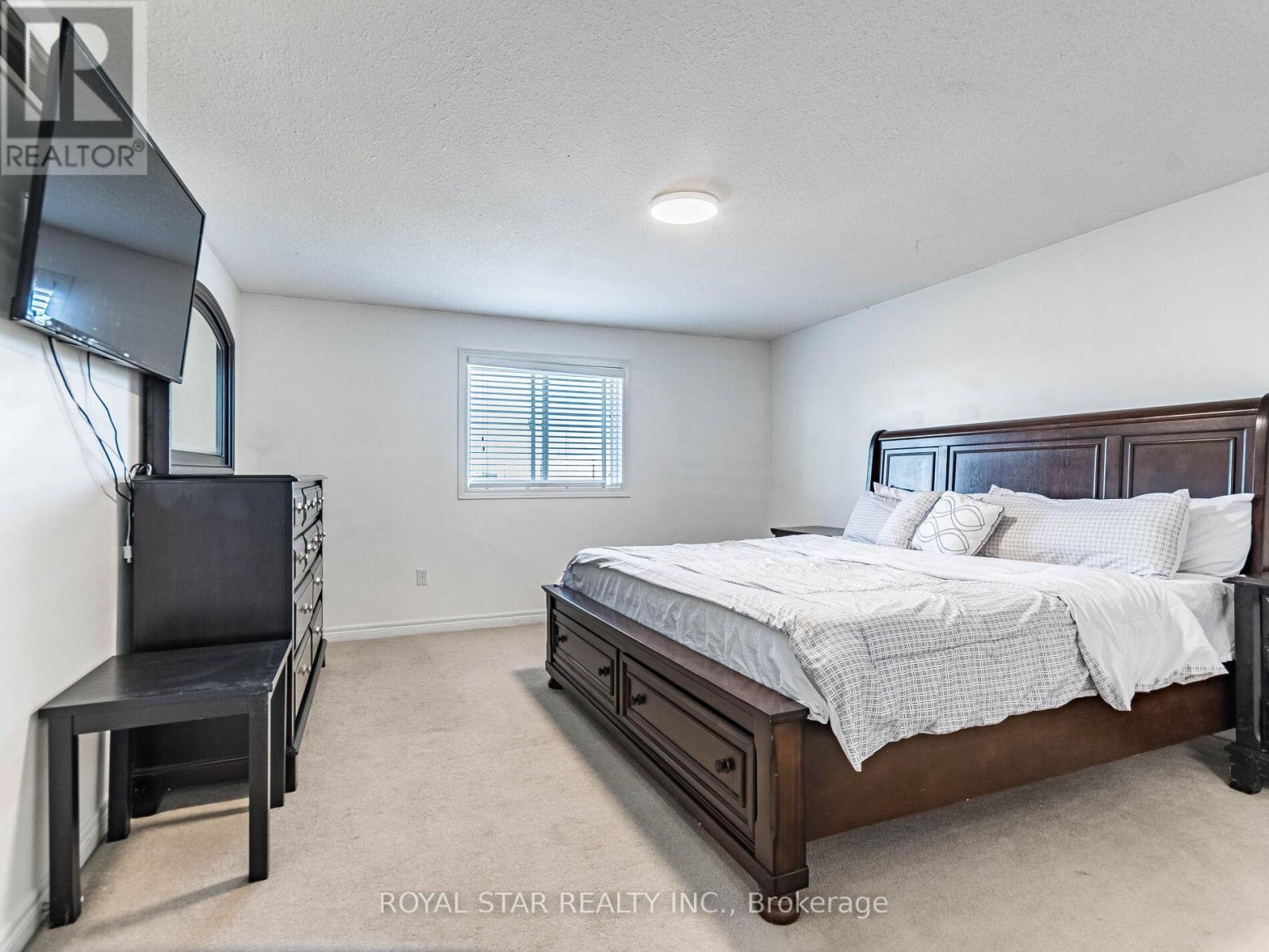 63 Green Bank Drive, Cambridge, ON - Indoor Photo Showing Bedroom