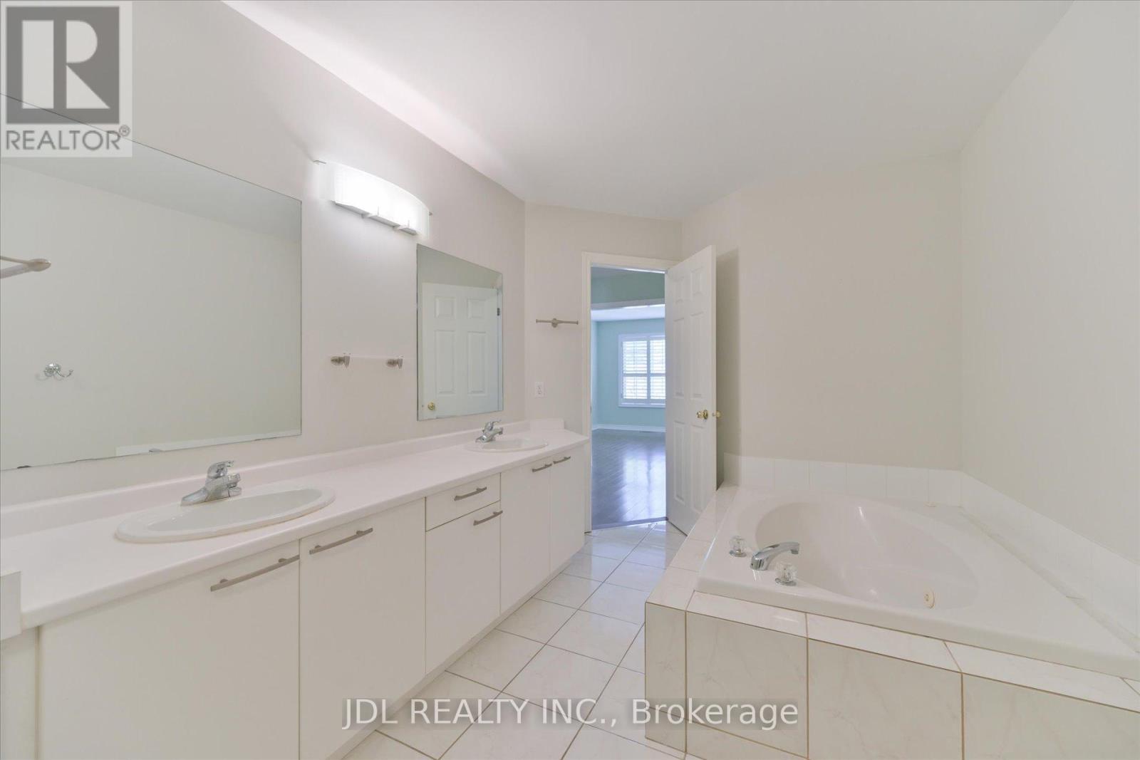 Unit I - 3036 Bayview Avenue, Toronto, ON - Indoor Photo Showing Bathroom