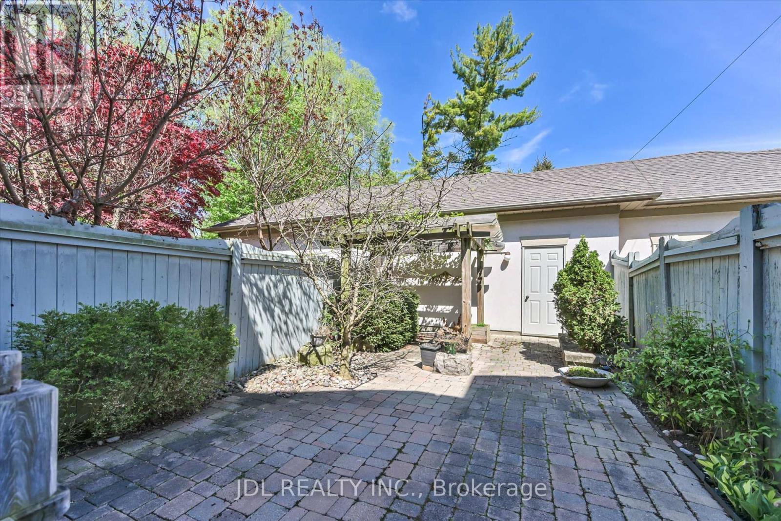 Unit I - 3036 Bayview Avenue, Toronto, ON - Outdoor