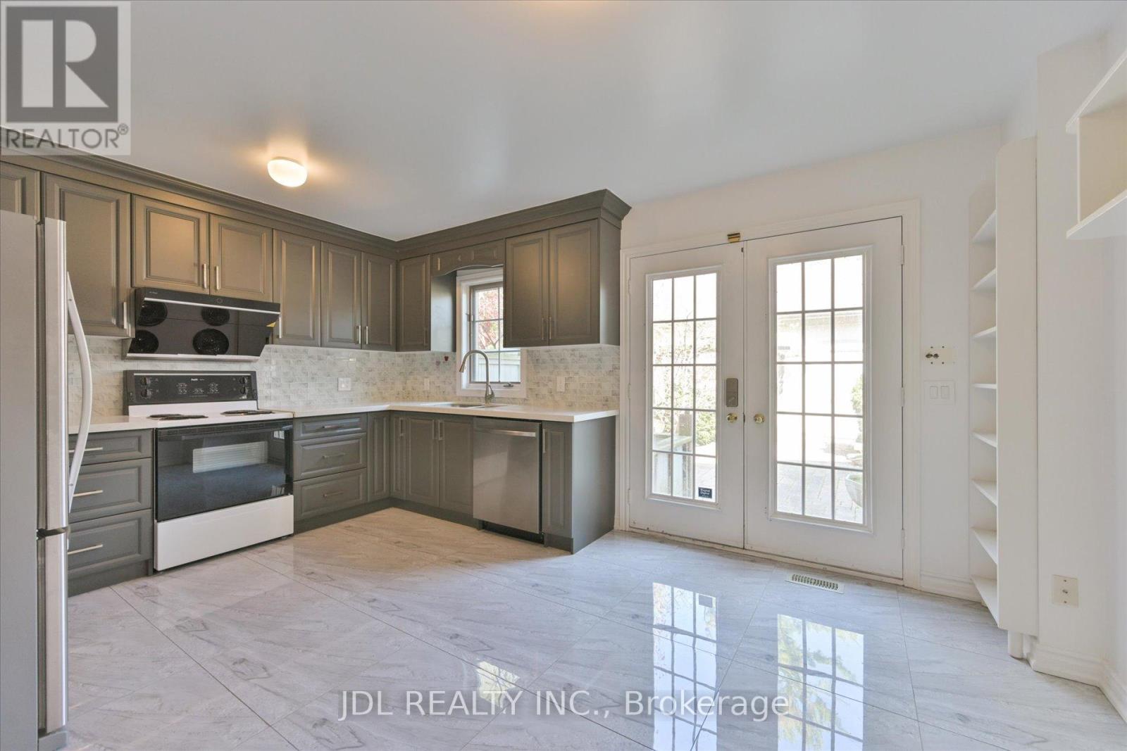 Unit I - 3036 Bayview Avenue, Toronto, ON - Indoor Photo Showing Kitchen