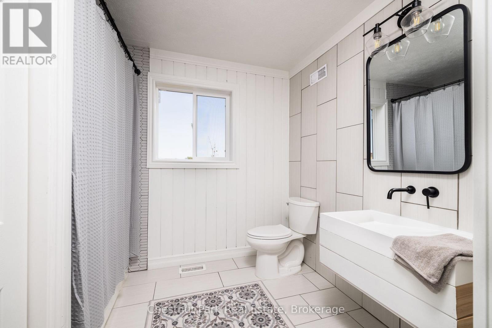 324310 Sideroad 27 Road, Meaford, ON - Indoor Photo Showing Bathroom