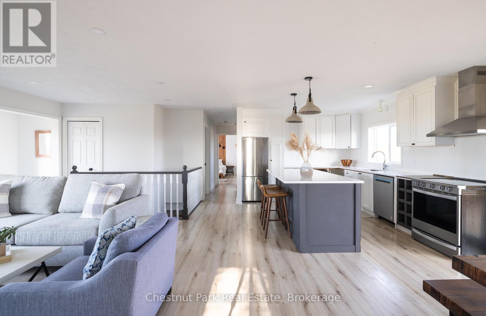 324310 Sideroad 27 Road, Meaford, ON - Indoor Photo Showing Kitchen With Upgraded Kitchen