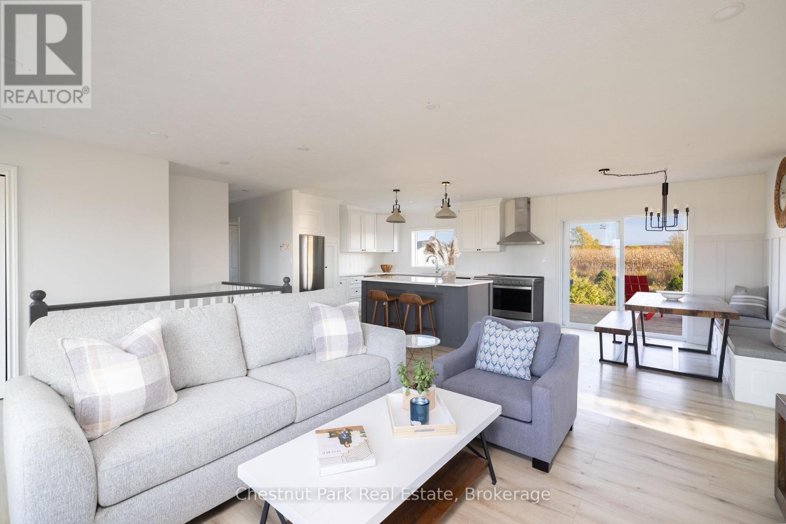 324310 Sideroad 27 Road, Meaford, ON - Indoor Photo Showing Living Room