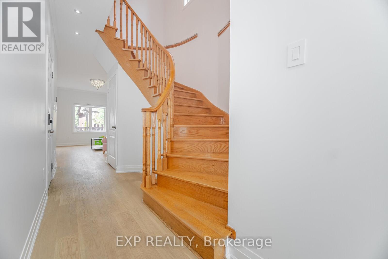 32 Arco Circle, Vaughan, ON - Indoor Photo Showing Other Room