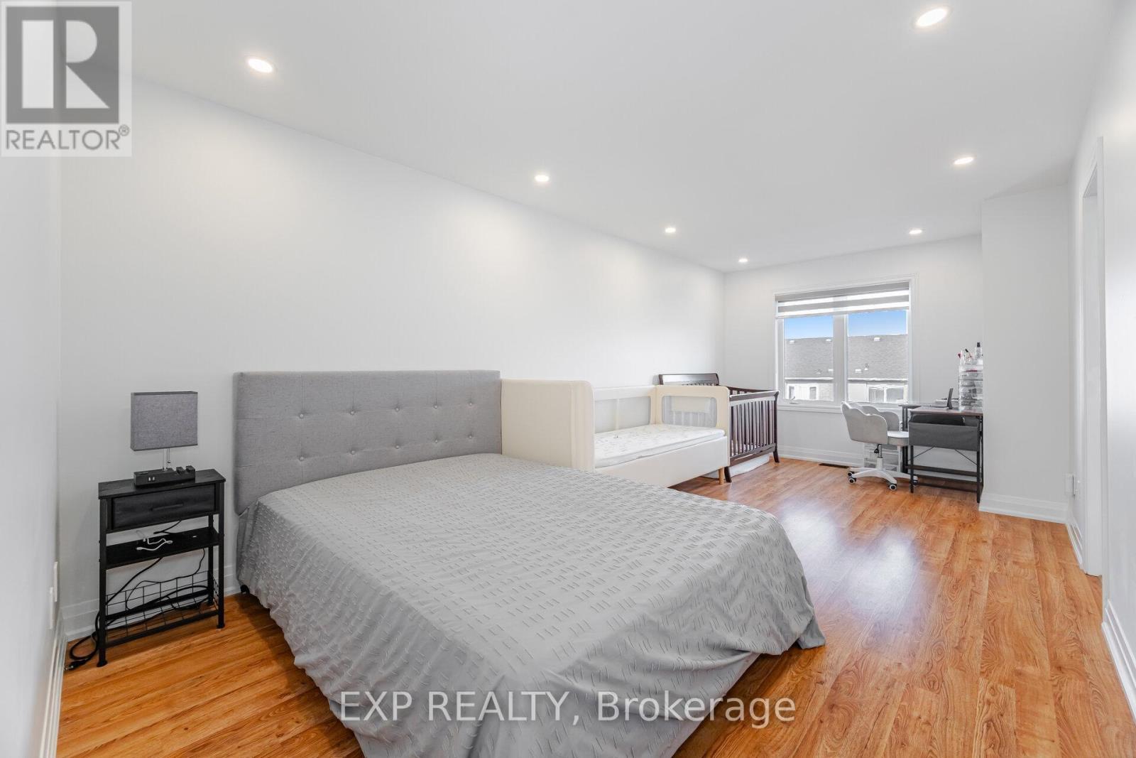 32 Arco Circle, Vaughan, ON - Indoor Photo Showing Bedroom