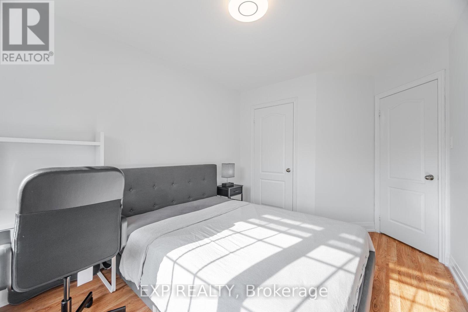 32 Arco Circle, Vaughan, ON - Indoor Photo Showing Bedroom