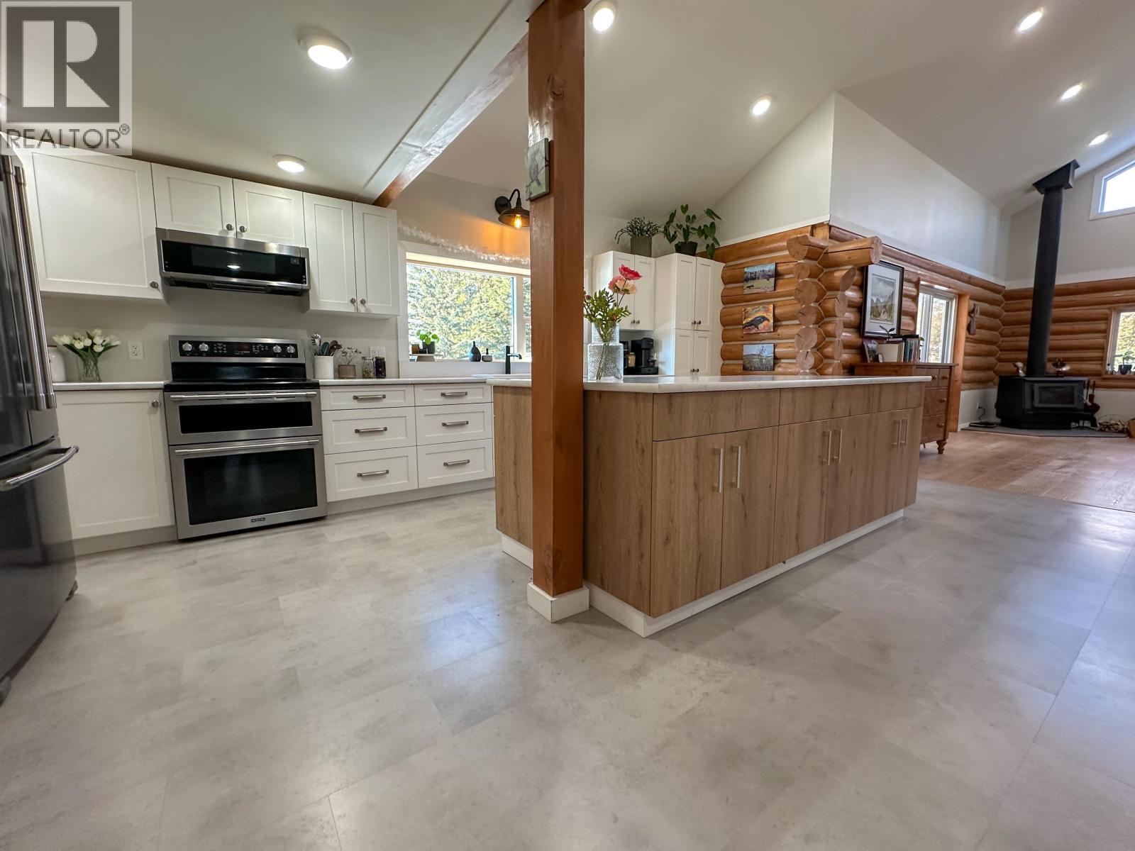 15053 Nickol Road, Vanderhoof, BC - Indoor Photo Showing Kitchen
