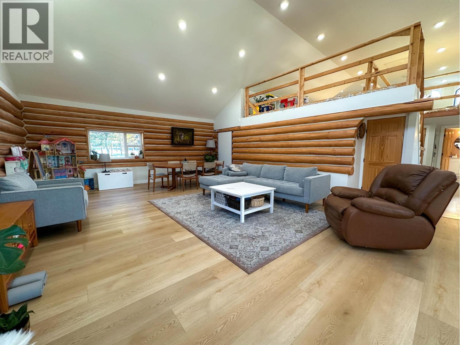 15053 Nickol Road, Vanderhoof, BC - Indoor