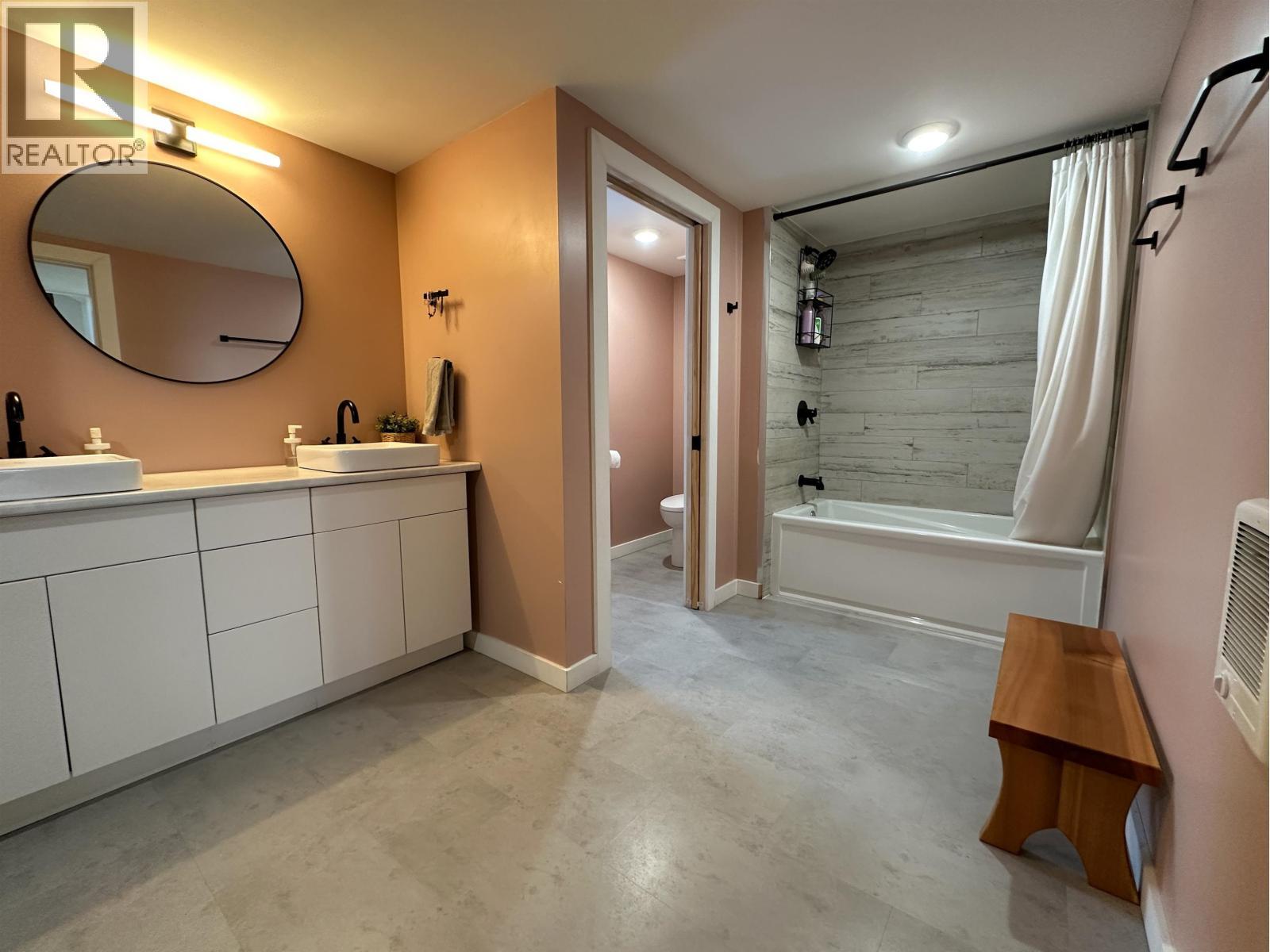 15053 Nickol Road, Vanderhoof, BC - Indoor Photo Showing Bathroom