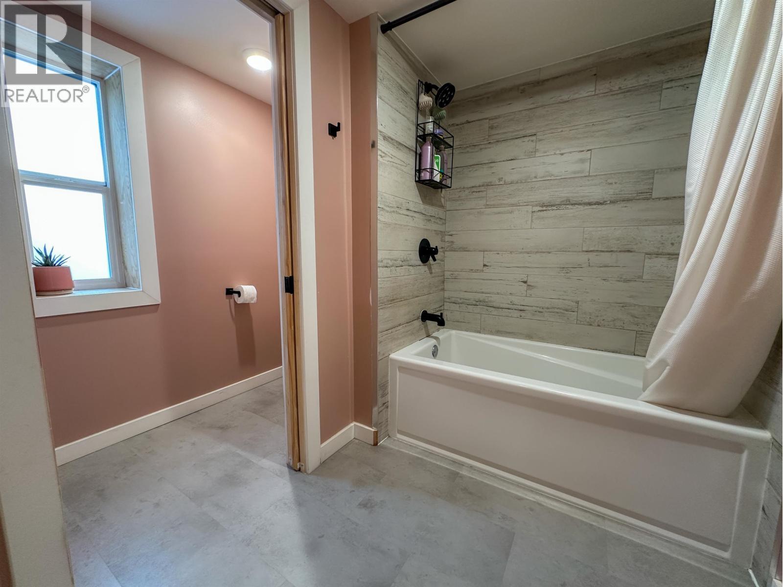 15053 Nickol Road, Vanderhoof, BC - Indoor