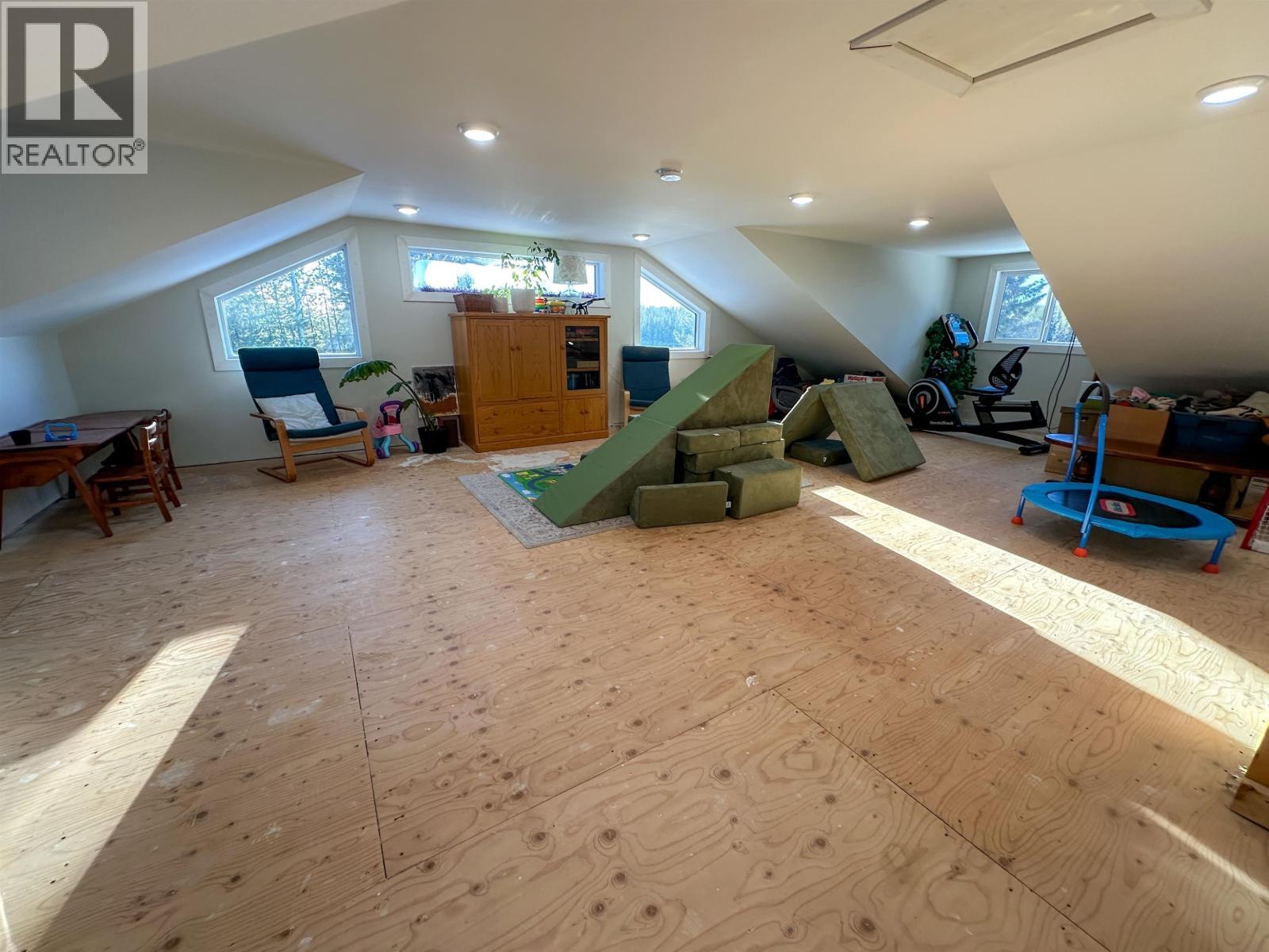 15053 Nickol Road, Vanderhoof, BC - Indoor