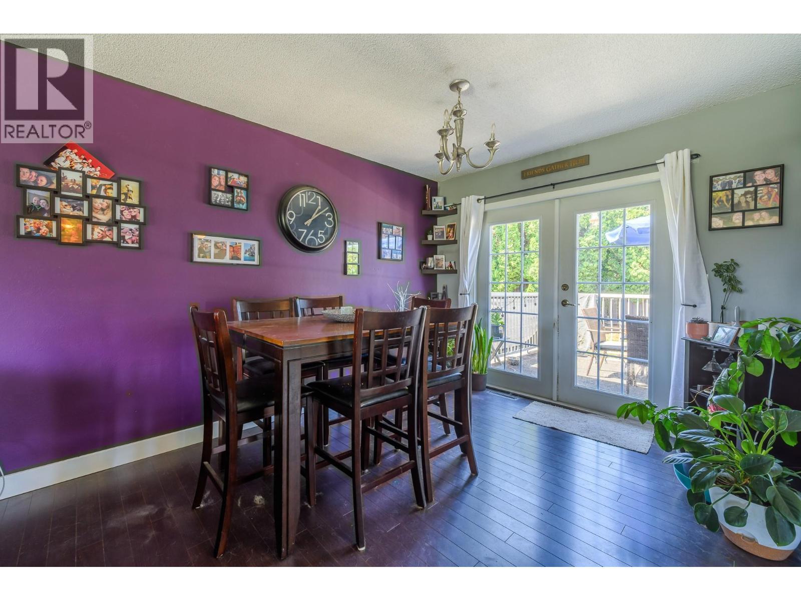 531 Baywood Crescent, Kamloops, BC - Indoor Photo Showing Dining Room