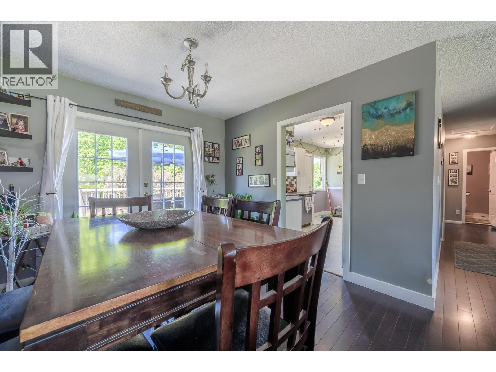 531 Baywood Crescent, Kamloops, BC - Indoor Photo Showing Dining Room
