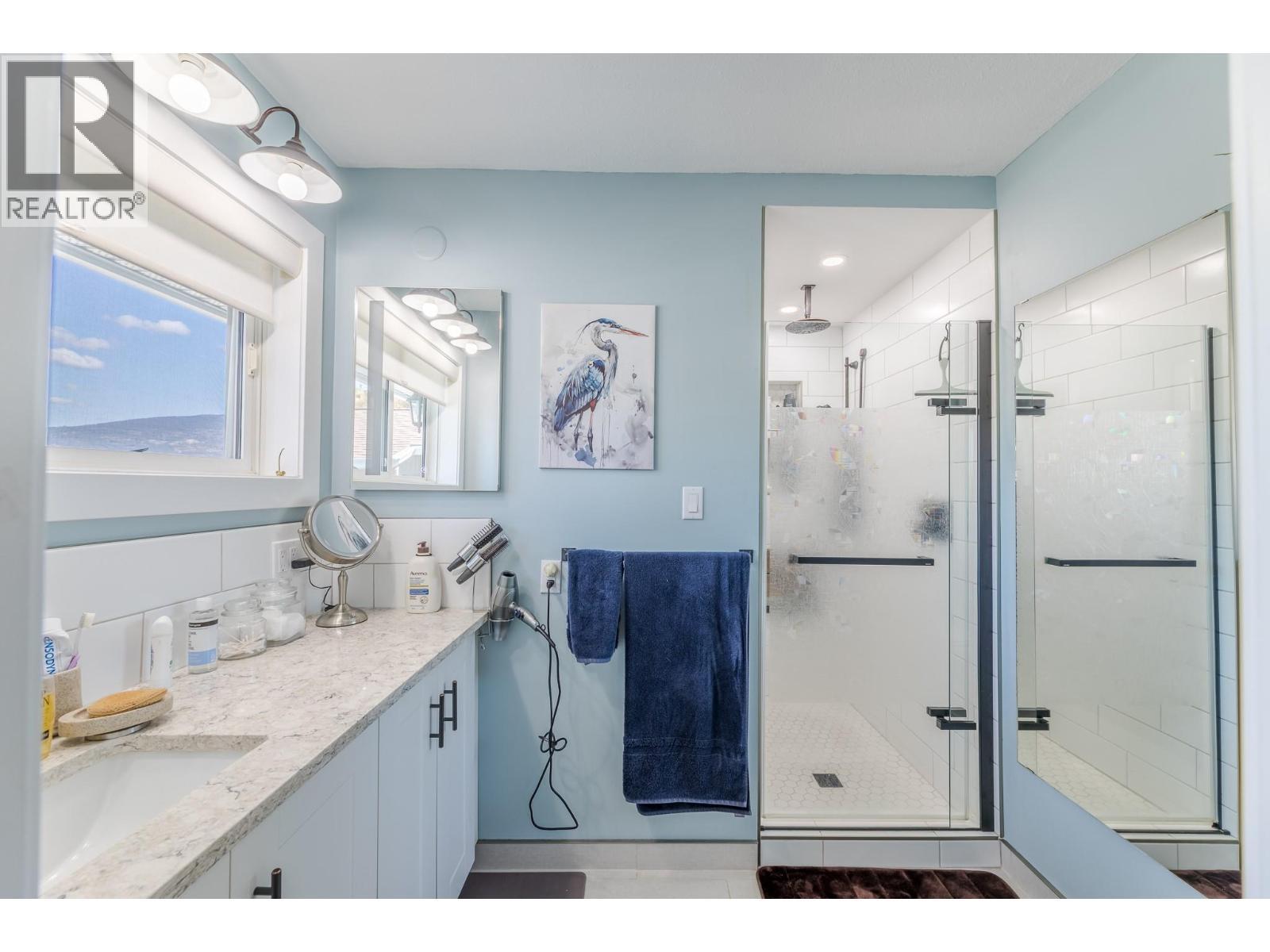 6318 Faircrest Street, Summerland, BC - Indoor Photo Showing Bathroom