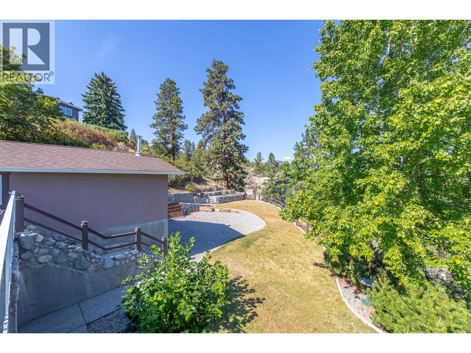6318 Faircrest Street, Summerland, BC - Outdoor