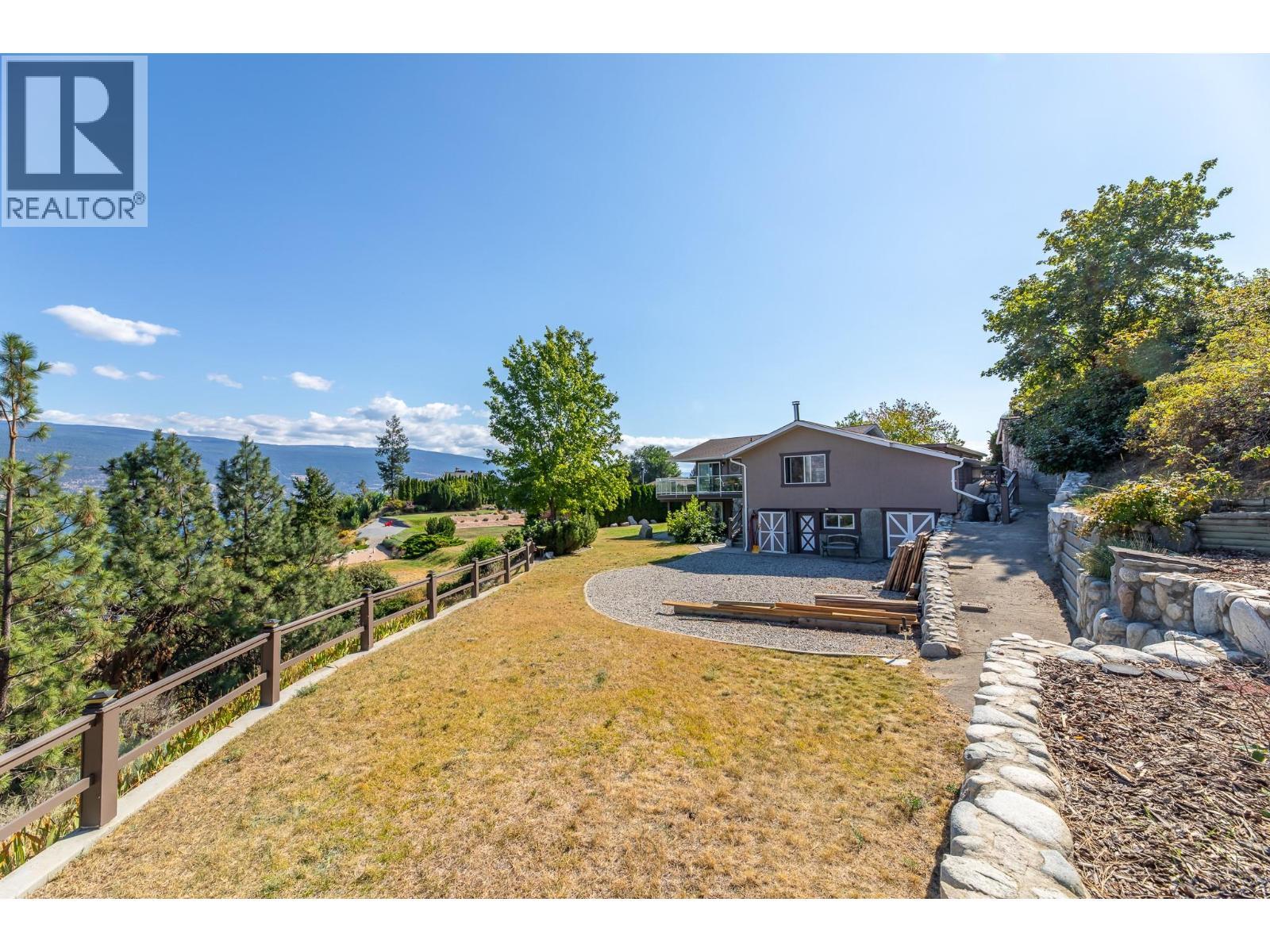 6318 Faircrest Street, Summerland, BC - Outdoor