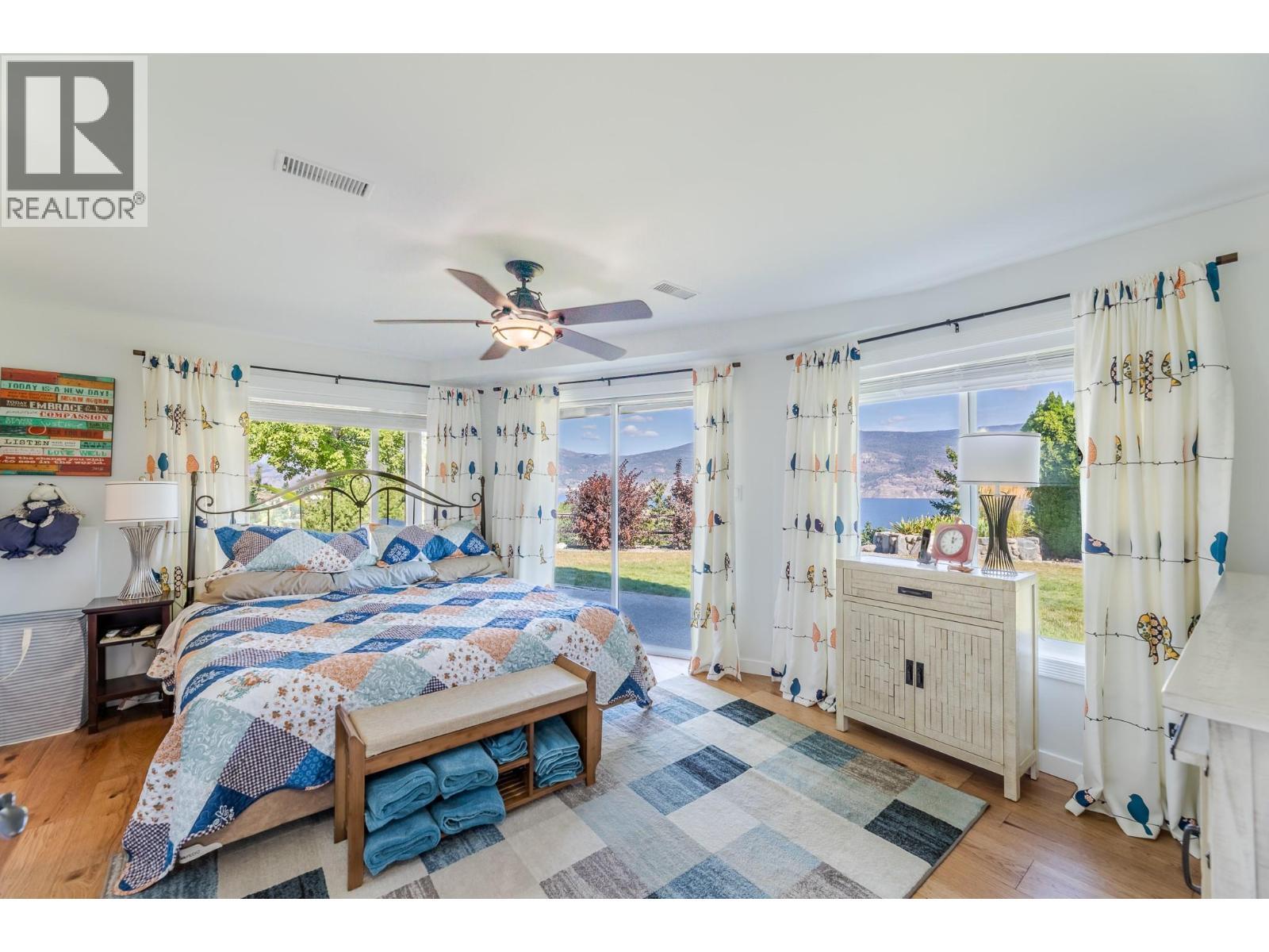 6318 Faircrest Street, Summerland, BC - Indoor Photo Showing Bedroom