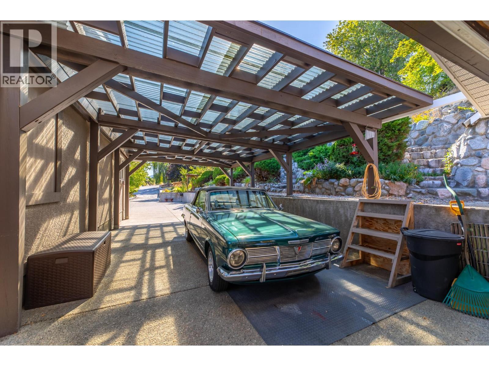 6318 Faircrest Street, Summerland, BC - Outdoor With Exterior