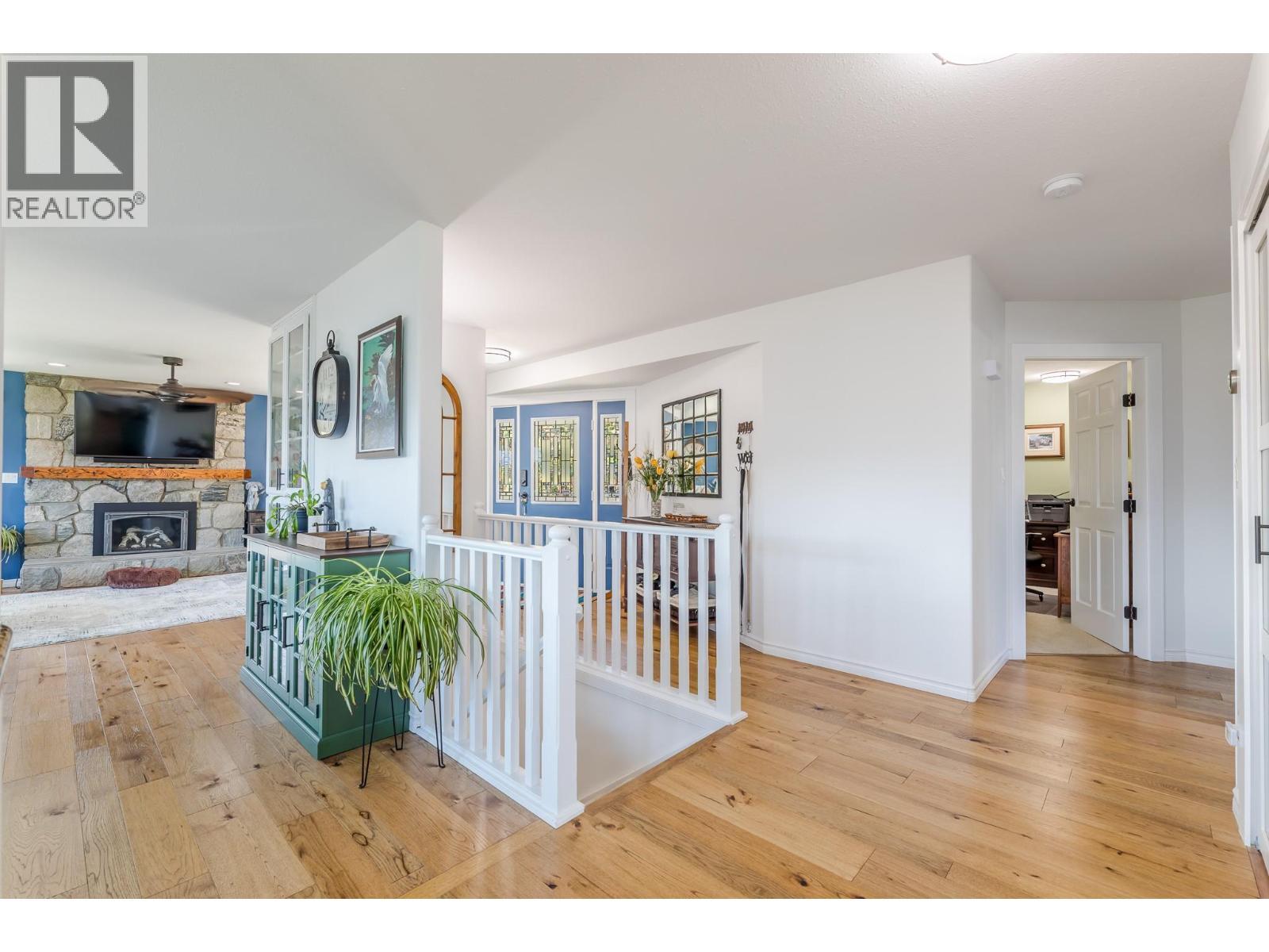 6318 Faircrest Street, Summerland, BC - Indoor With Fireplace