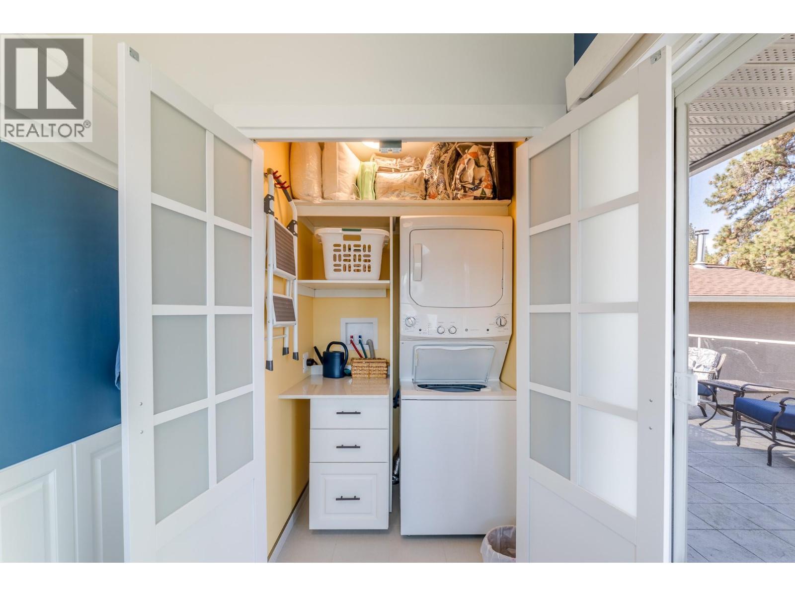 6318 Faircrest Street, Summerland, BC - Indoor