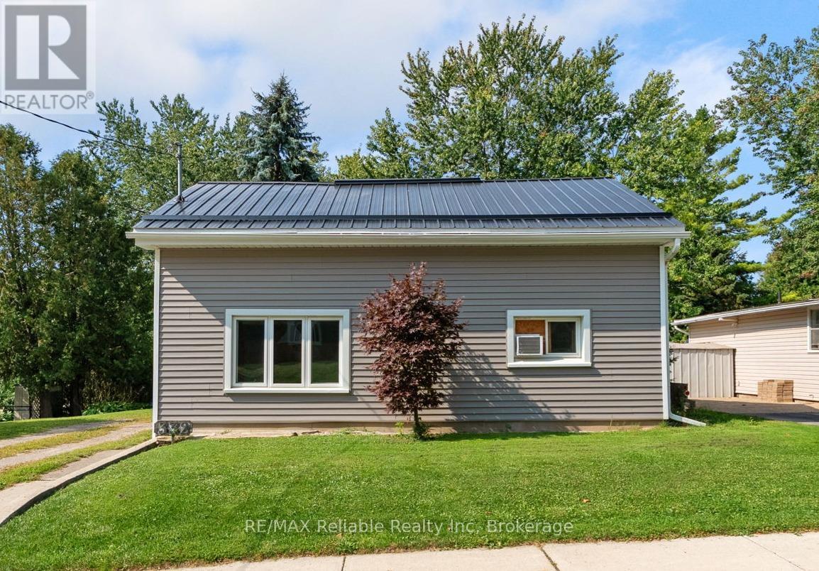 332 James Street, Central Huron (Clinton), ON - Outdoor