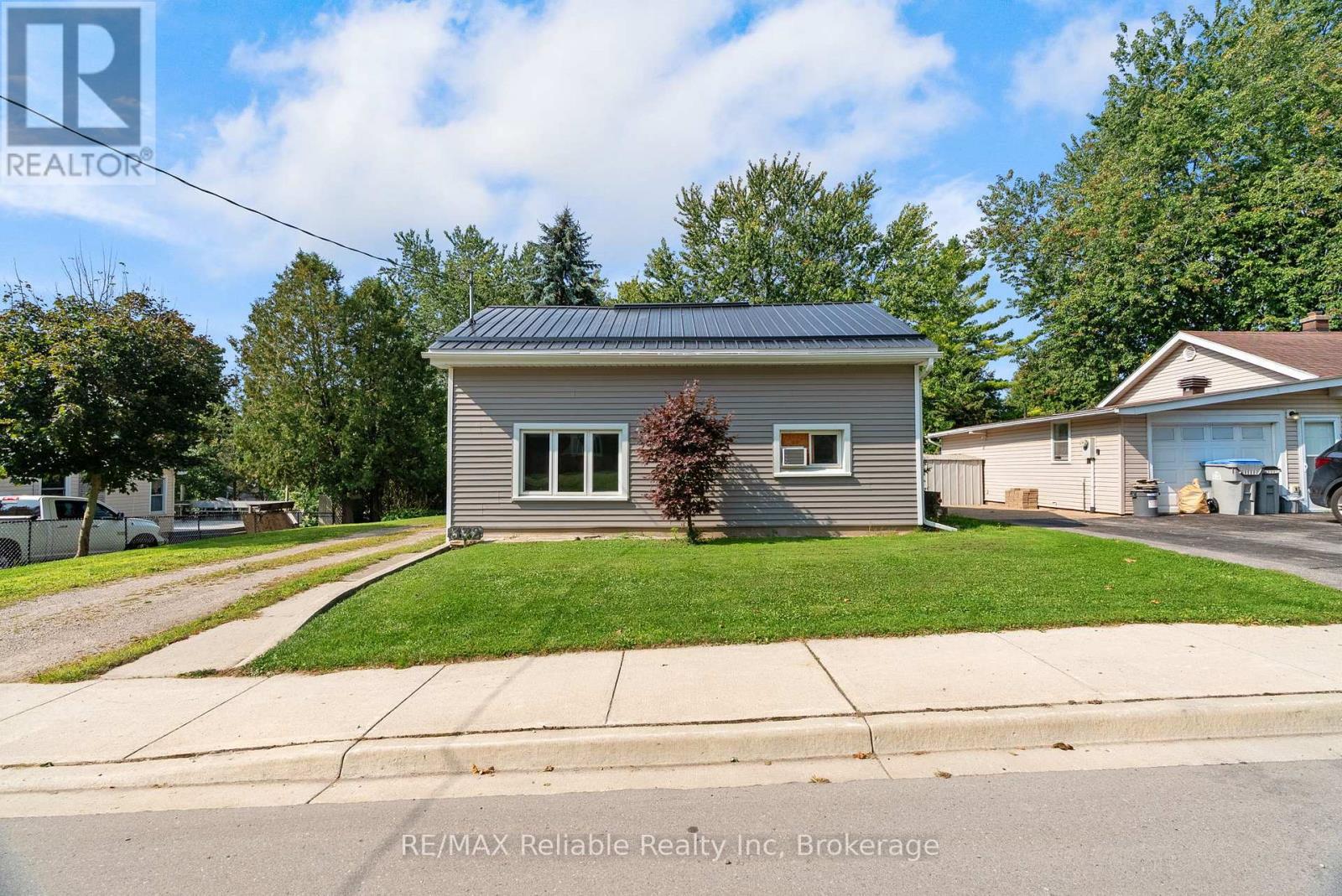 332 James Street, Central Huron (Clinton), ON - Outdoor