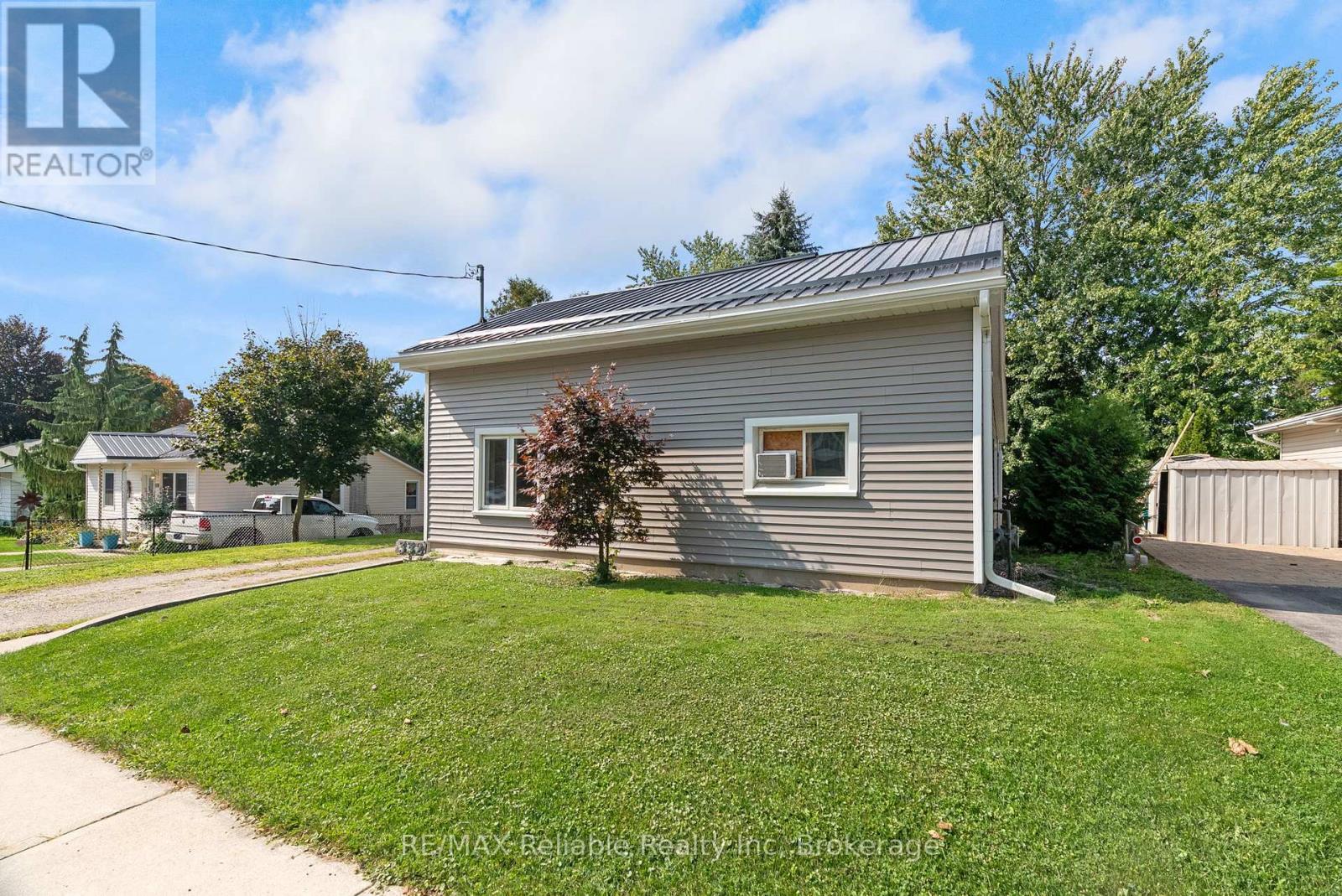 332 James Street, Central Huron (Clinton), ON - Outdoor