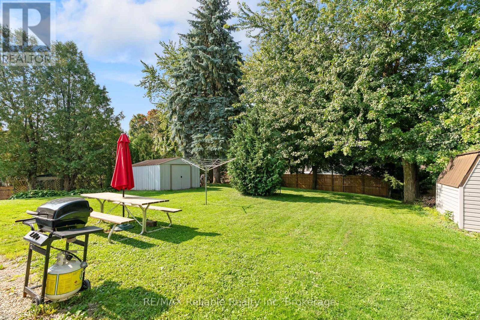 332 James Street, Central Huron (Clinton), ON - Outdoor With Backyard