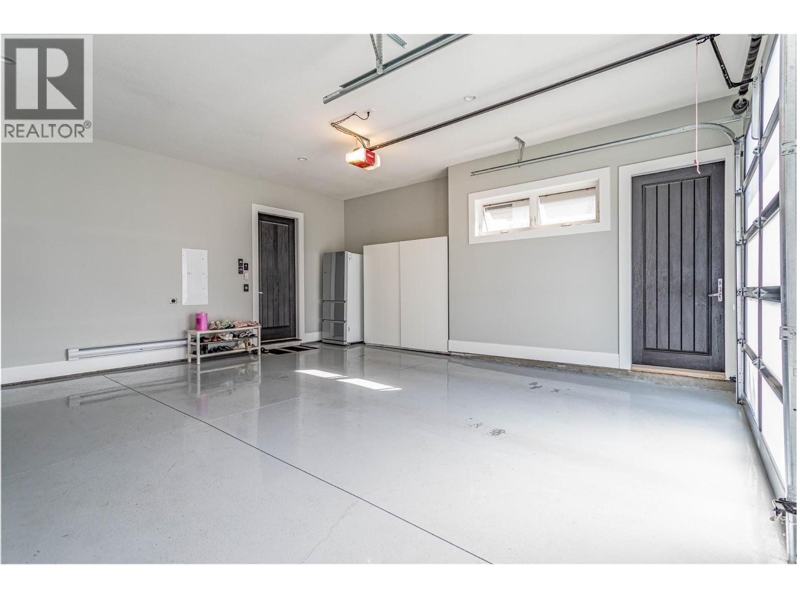 1050 Ledgeview Court, Kelowna, BC - Indoor