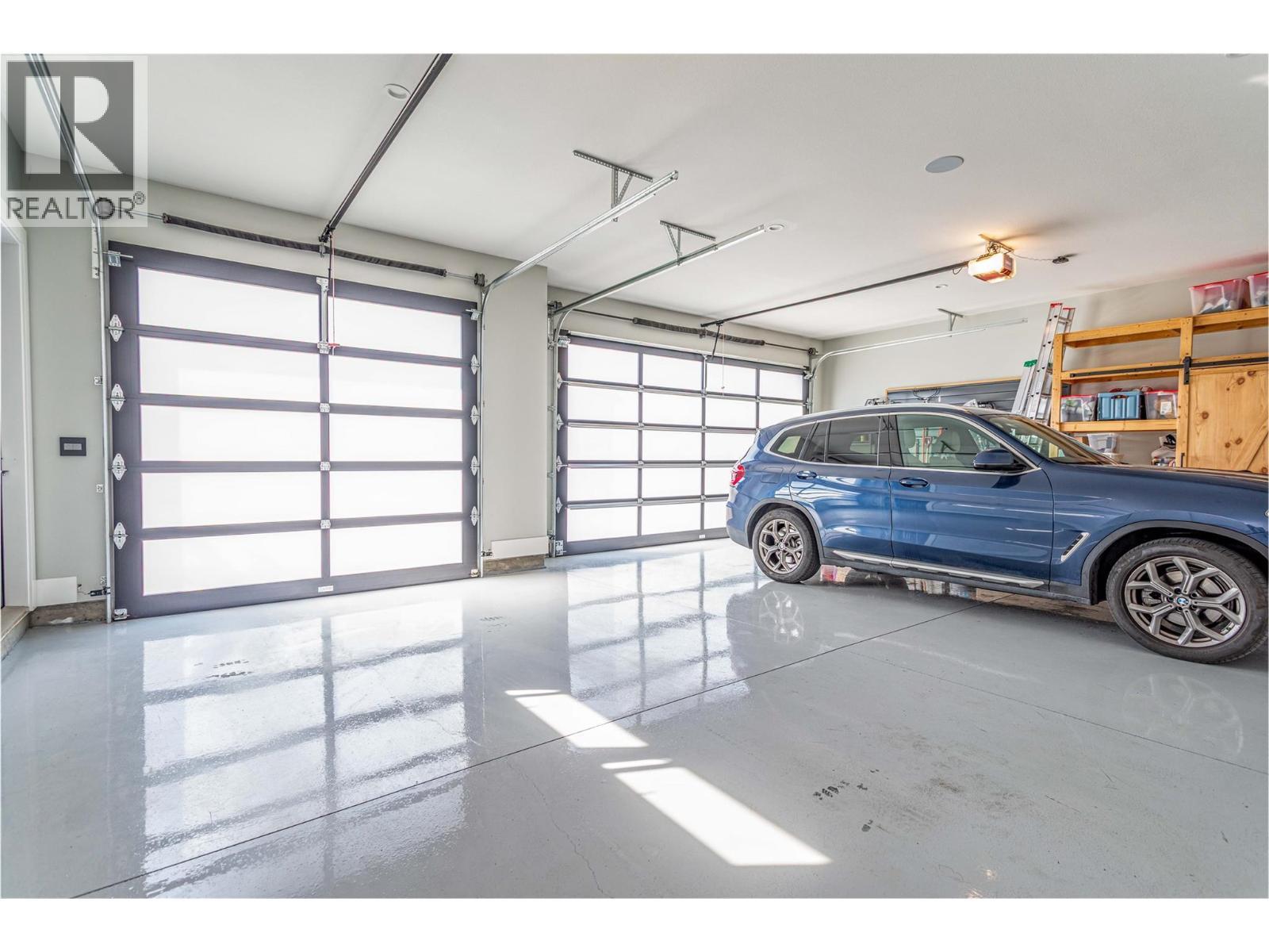 1050 Ledgeview Court, Kelowna, BC - Indoor Photo Showing Garage