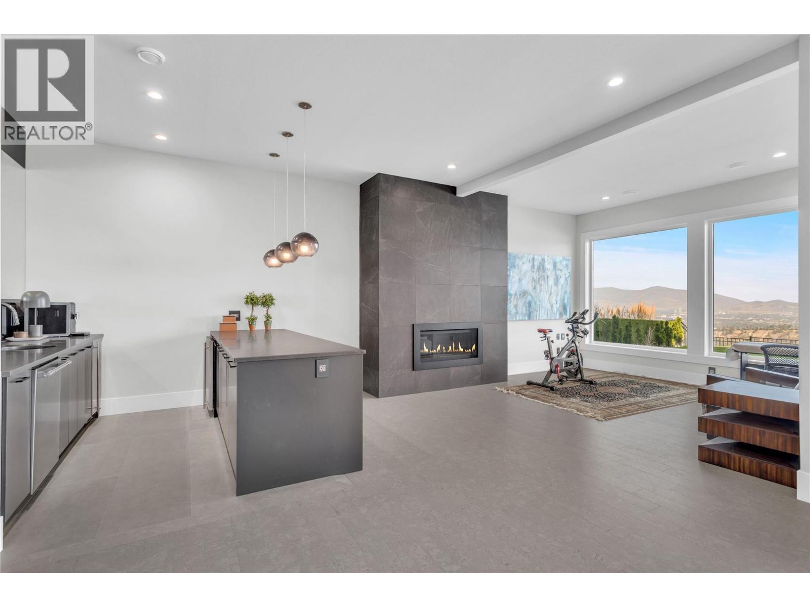 1050 Ledgeview Court, Kelowna, BC - Indoor With Fireplace