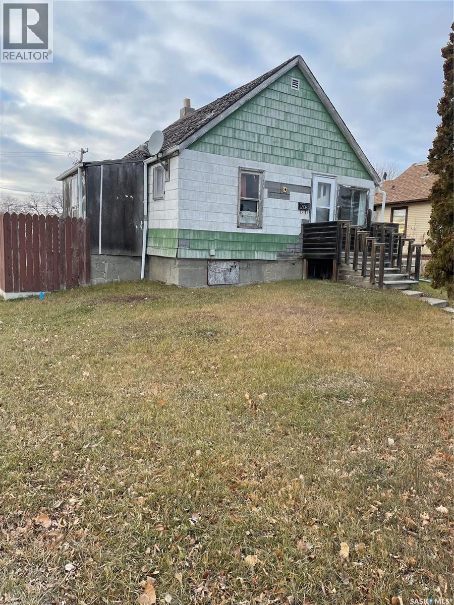 2080 Connaught Street, Regina, SK - Outdoor
