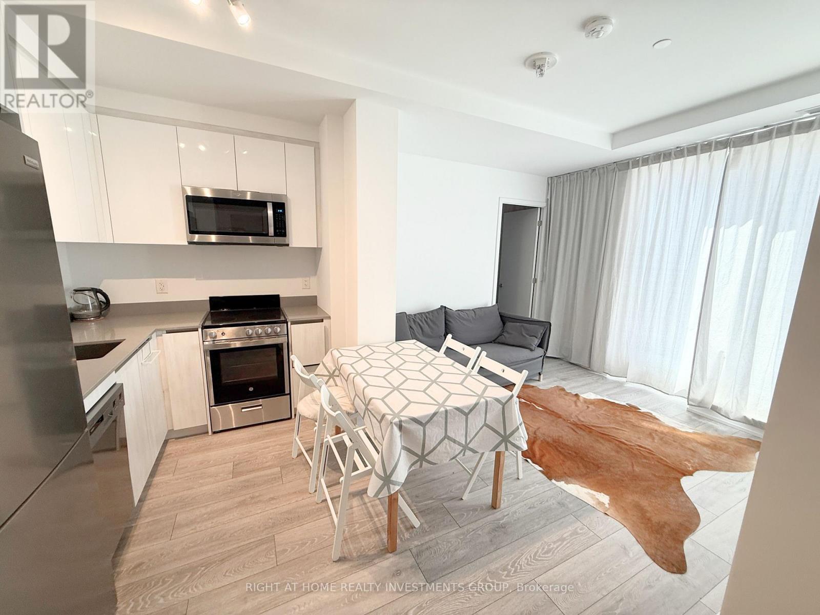 1212 - 3100 Keele Street, Toronto, ON - Indoor Photo Showing Kitchen