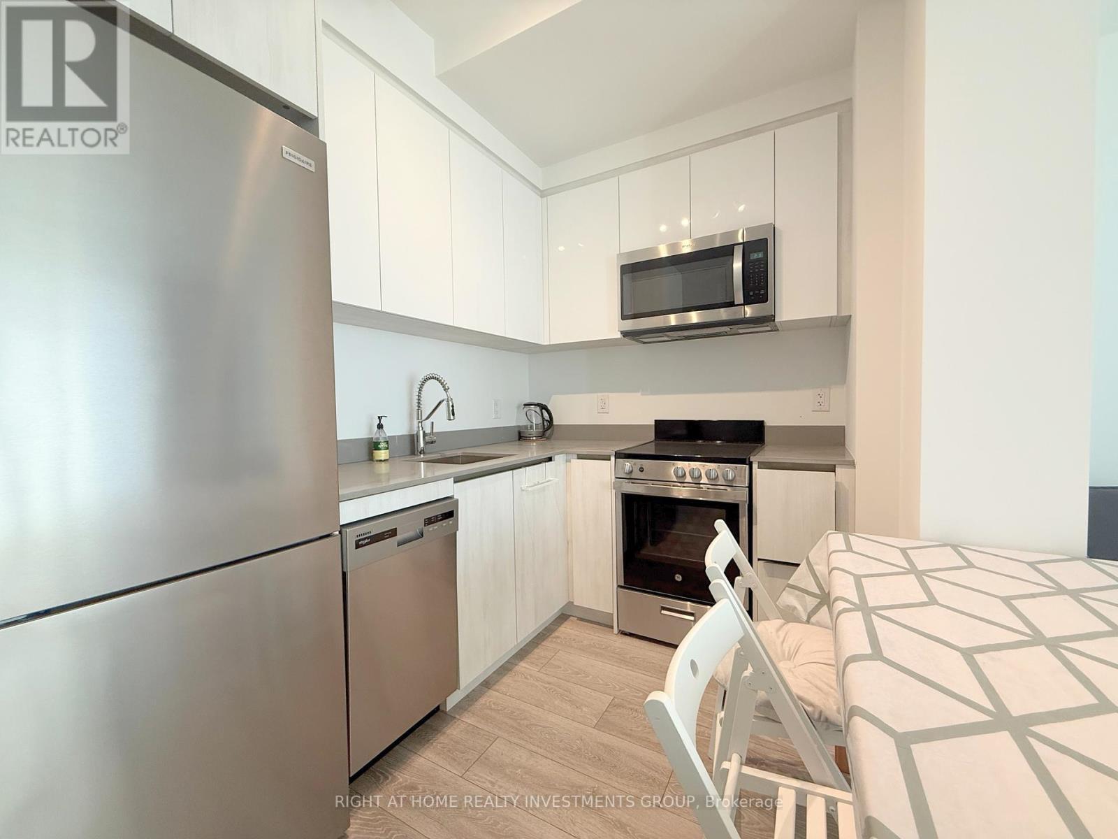 1212 - 3100 Keele Street, Toronto, ON - Indoor Photo Showing Kitchen
