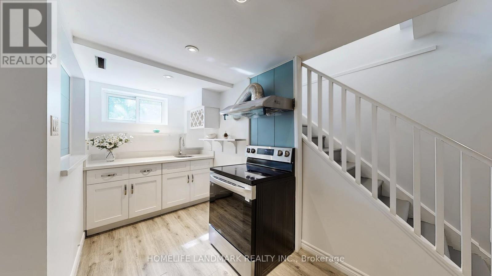 Basement - 11 Uplands Avenue, Vaughan, ON - Indoor Photo Showing Other Room