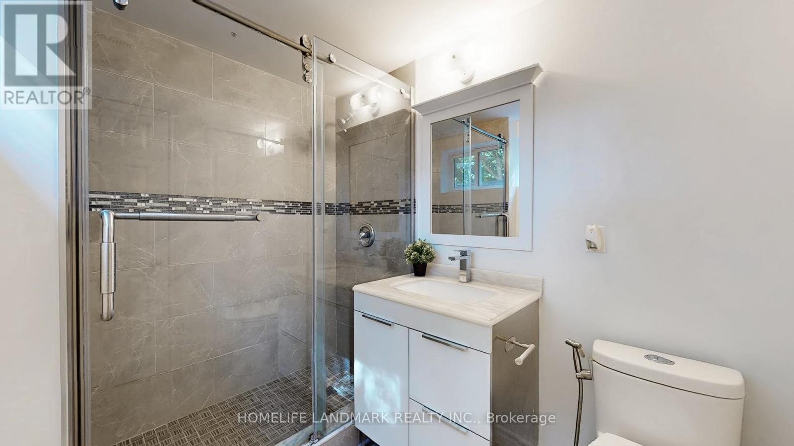 Basement - 11 Uplands Avenue, Vaughan, ON - Indoor Photo Showing Bathroom